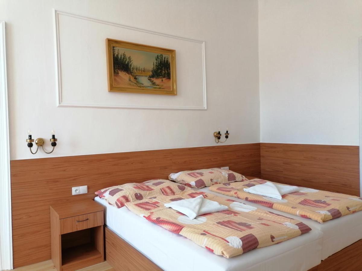 Hotel Morava 즈노이모 외부 사진