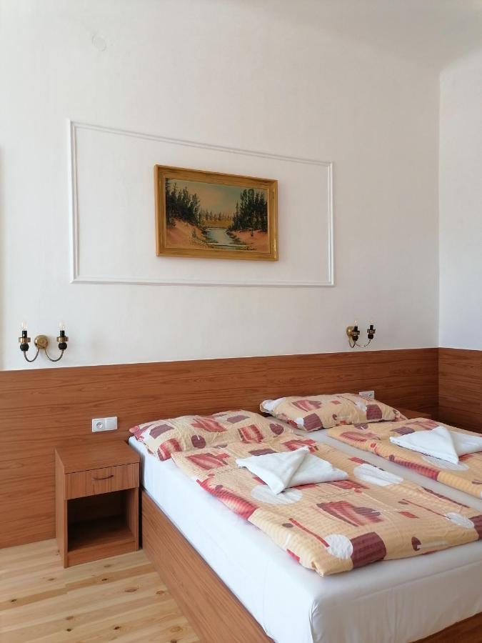Hotel Morava 즈노이모 외부 사진
