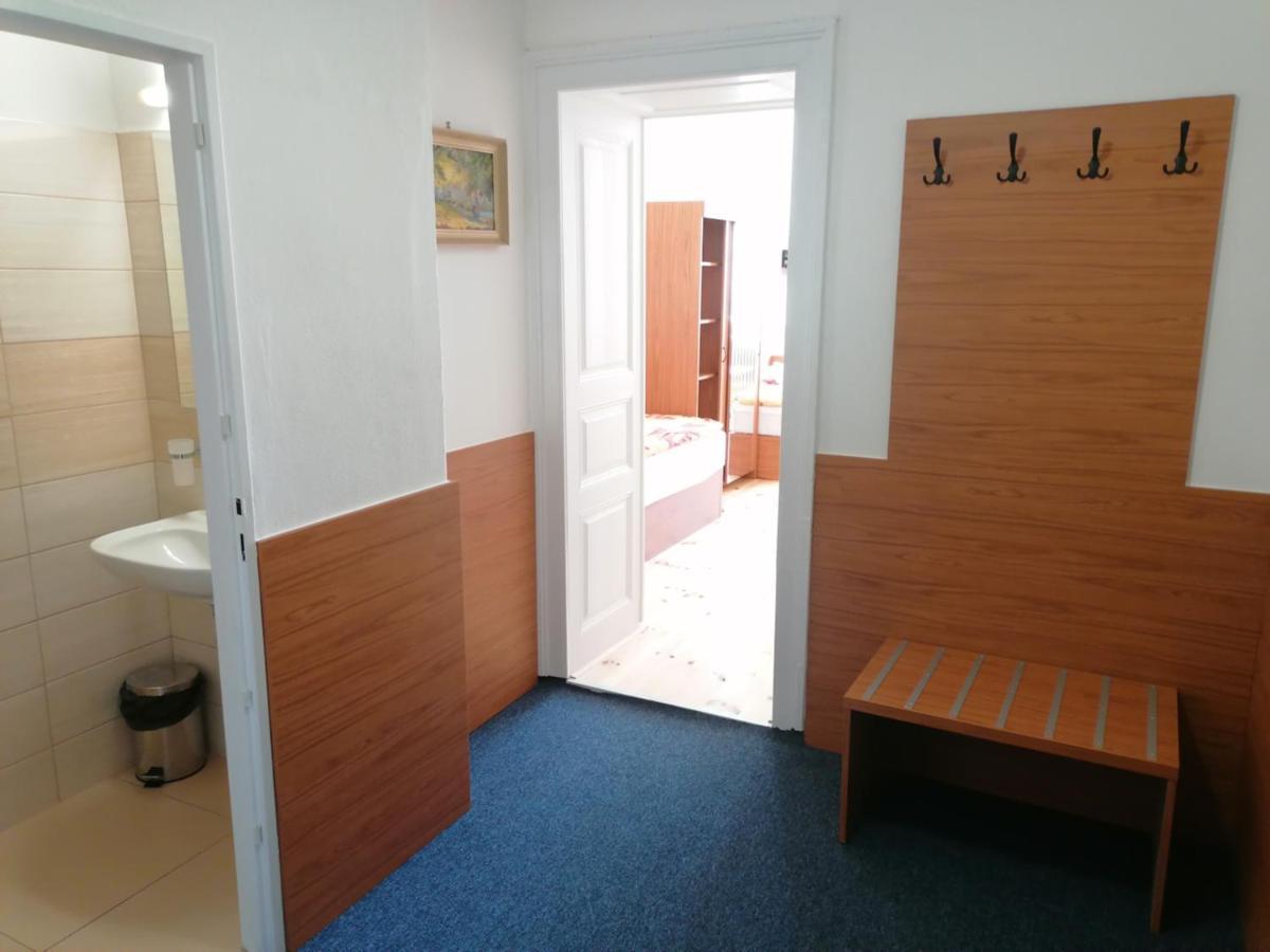 Hotel Morava 즈노이모 외부 사진